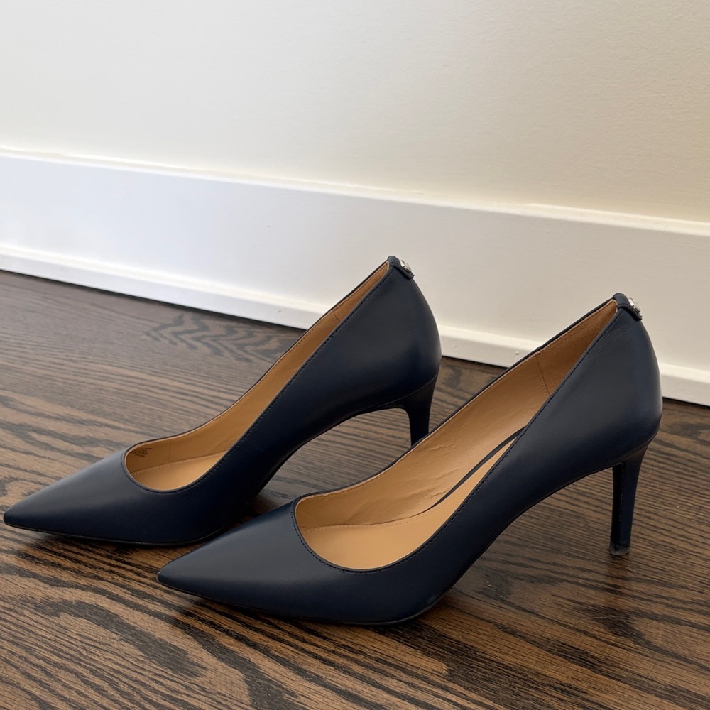 MICHAEL Michael Kors Navy Pointed Heels - Picture 2 of 10